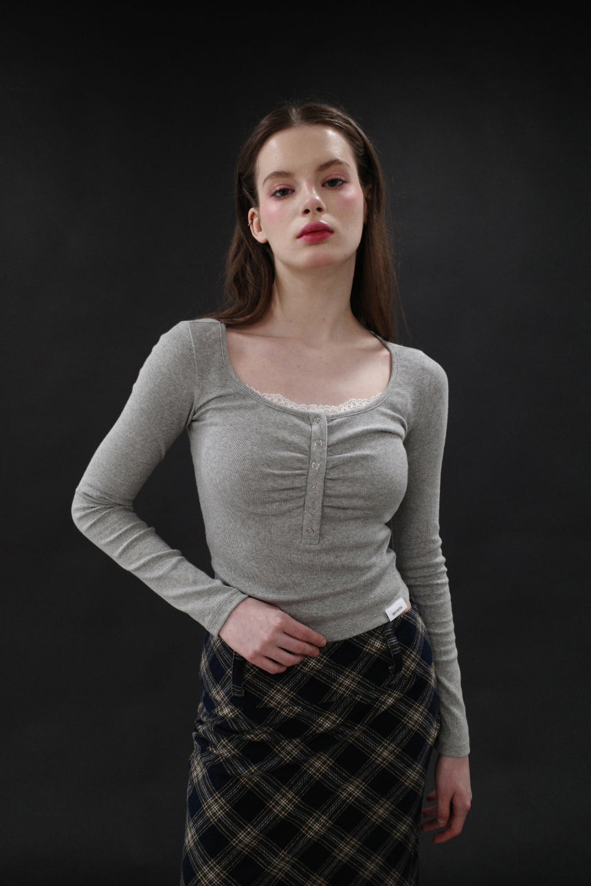 DRYROSE -  SNAP SHIRRING TOP (GRAY)