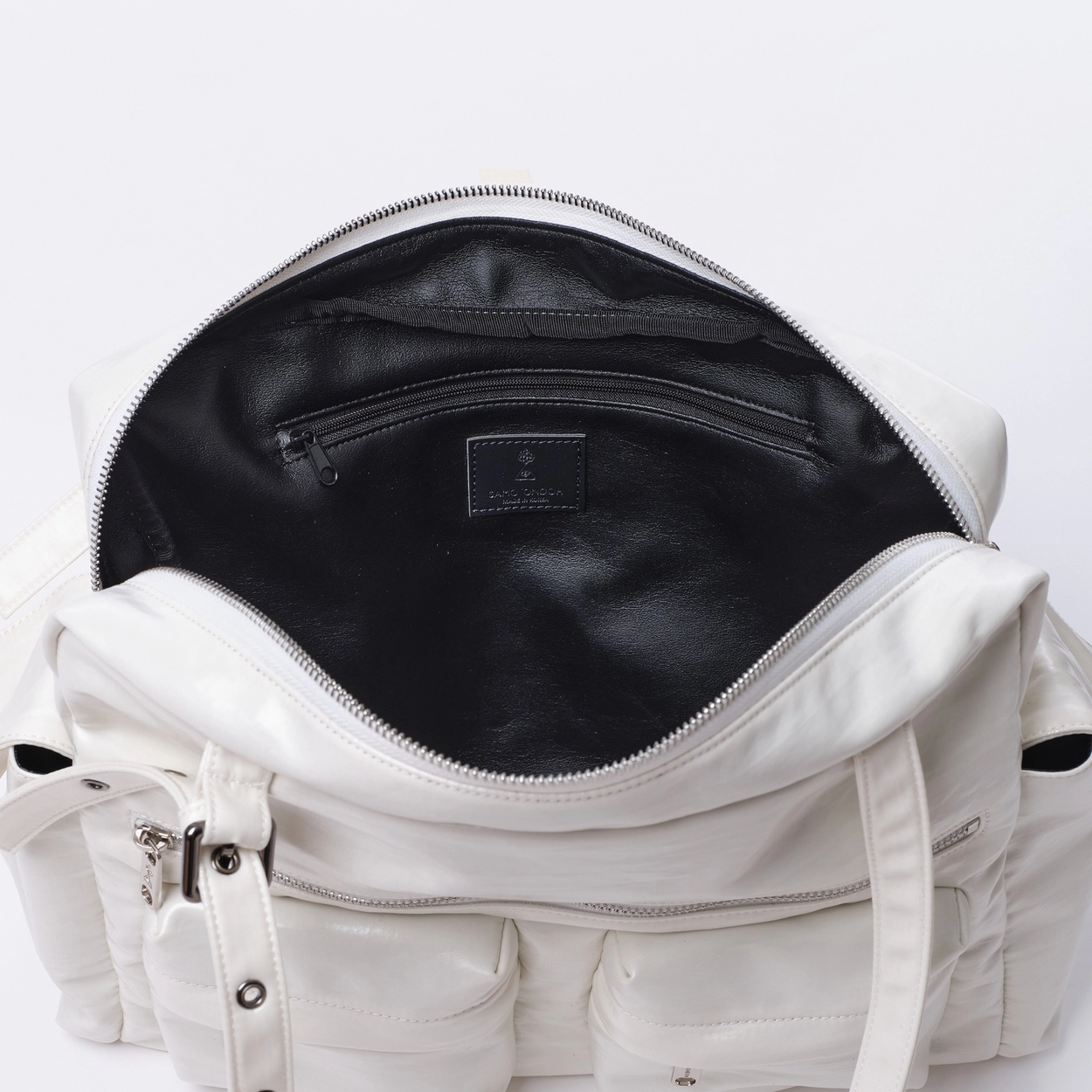 SAMO ONDOH - pocket utility bag L glossy ivory