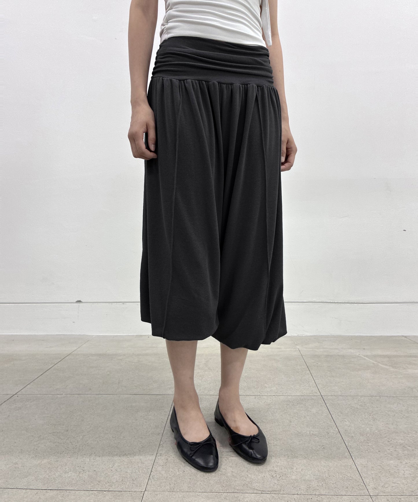 FLAREUP - Wide Capri Pants / Black
