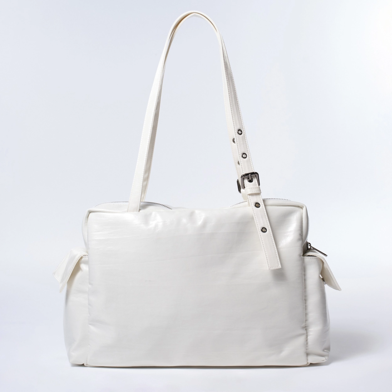 SAMO ONDOH pocket utility bag L glossy ivory KORIAH