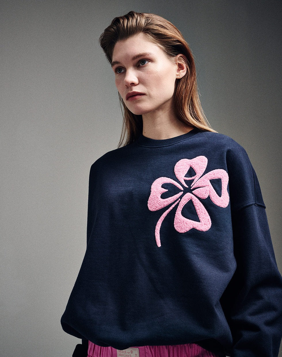 MARDI MERCREDI -  SWEATSHIRT CLOVERMARDI BOUCLE_NAVY PINK