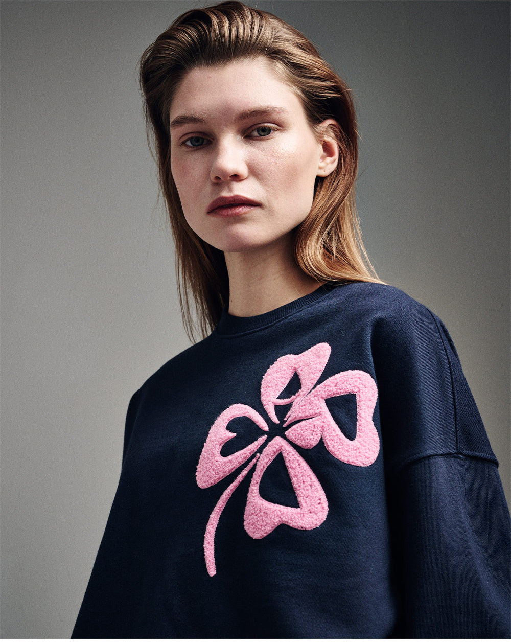 MARDI MERCREDI -  SWEATSHIRT CLOVERMARDI BOUCLE_NAVY PINK