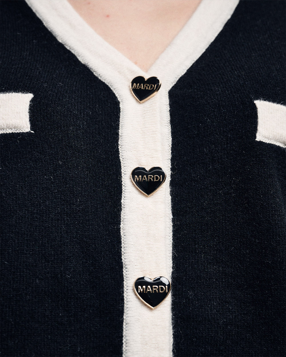 MARDI MERCREDI -  CASHMERE BLENDED CARDIGAN HEART BUTTON_BLACK