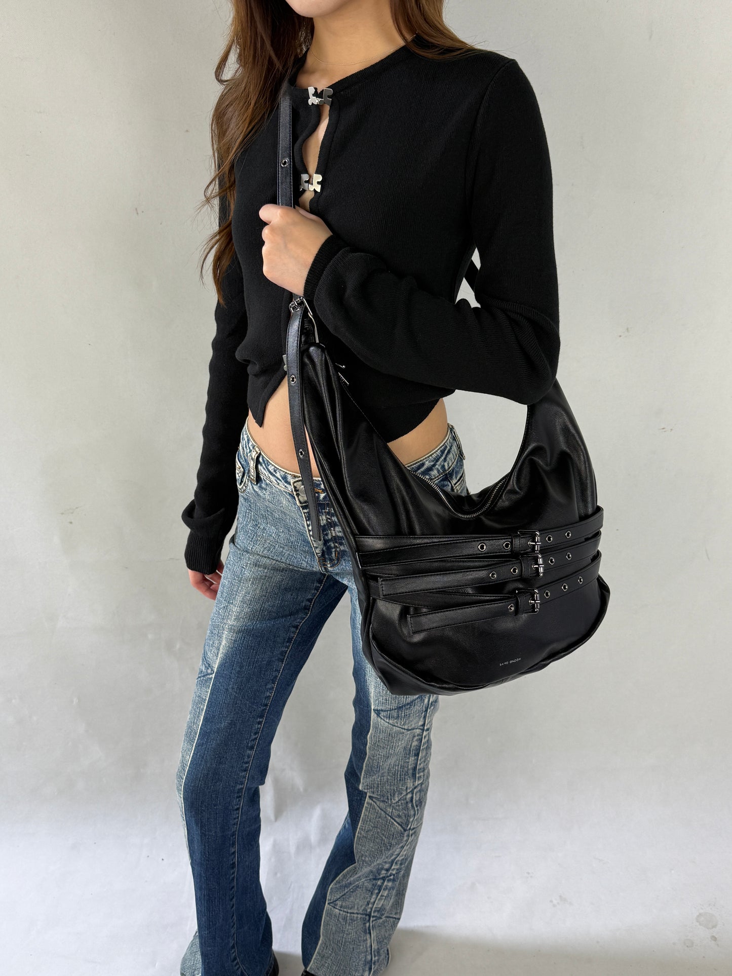 SAMO ONDOH - belt apple sling bag L nappa black (DISPATCH IN 48HRS)