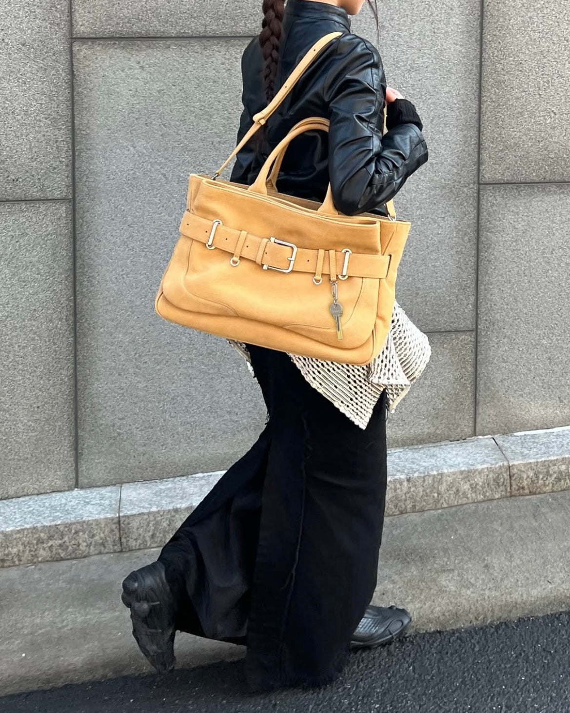 OSOI - TOTE BROCLE [NUBUCK CARAMEL]