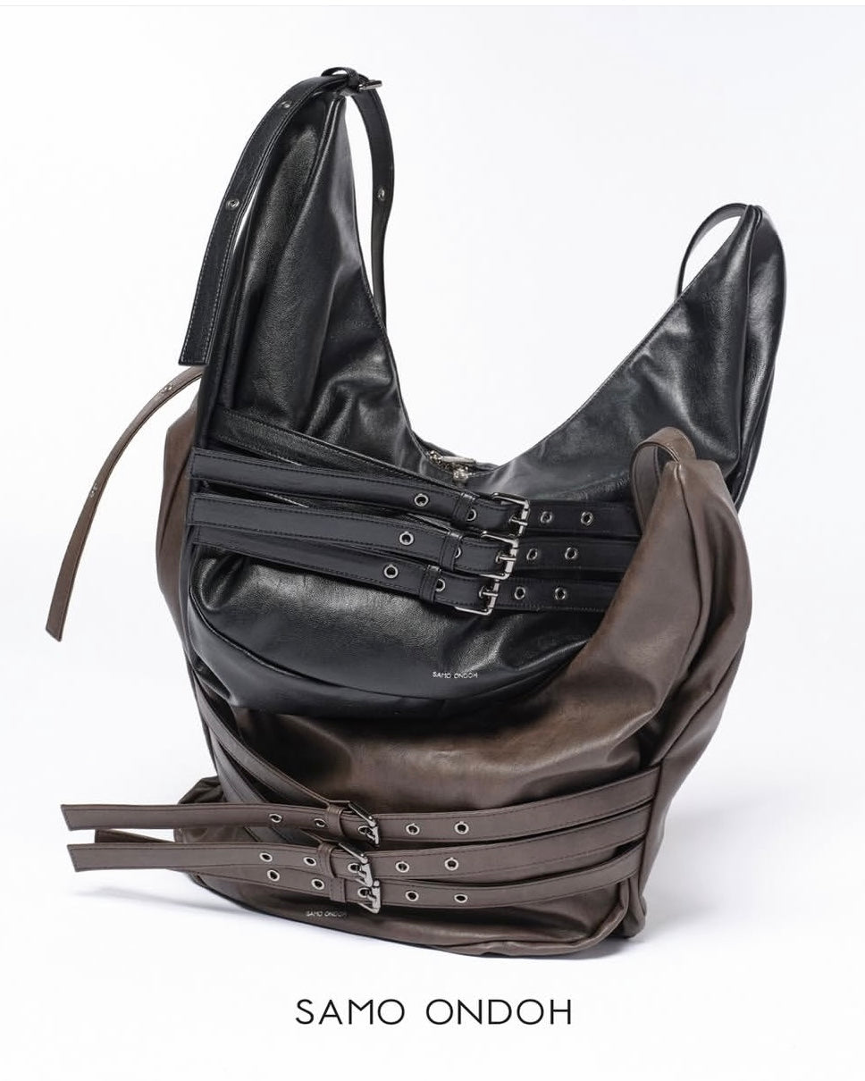 SAMO ONDOH - belt apple sling bag L nappa black (DISPATCH IN 48HRS)