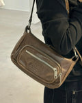 OUTPOCKET HOBO MINI - washed brown pull-up