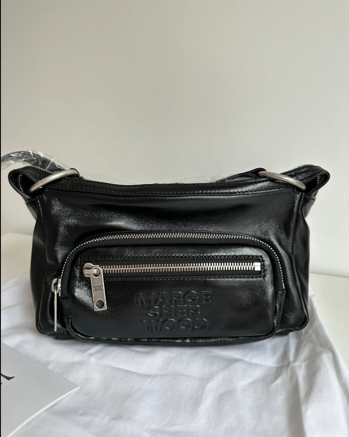 OUTPOCKET HOBO MINI - black glossy