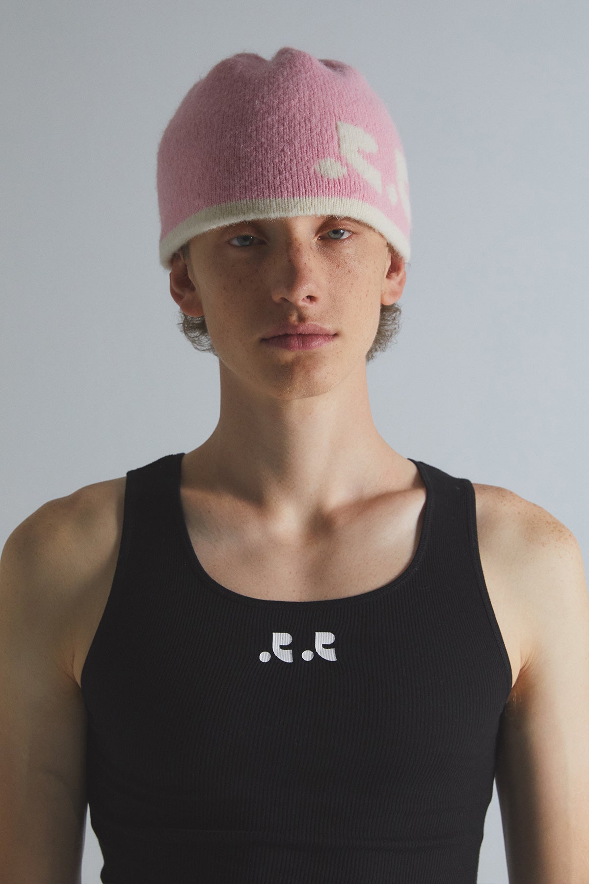 REST & RECREATION -  RR REVERSIBLE BEANIE - PINK