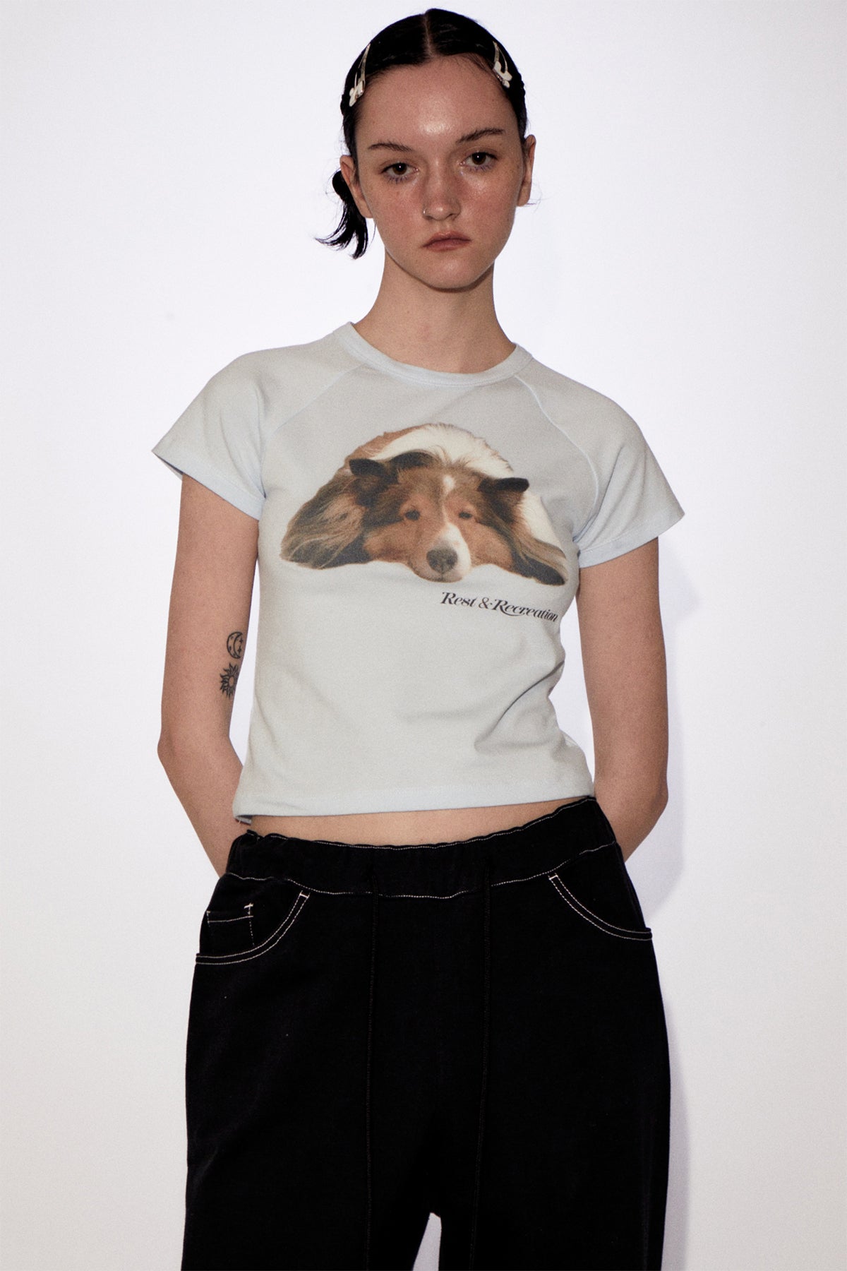 REST & RECREATION -  RIRI CROP T-SHIRT - SKYBLUE