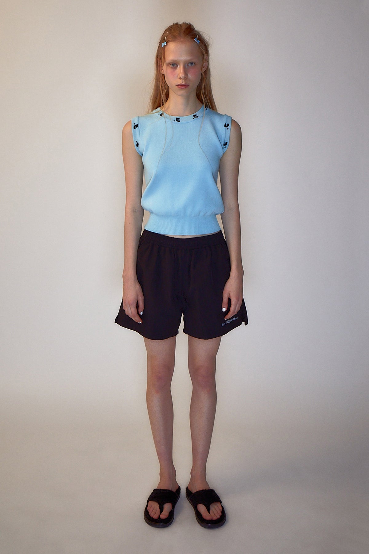 REST & RECREATION -  RR LOGO SLEEVELESS KNIT TOP - SKYBLUE