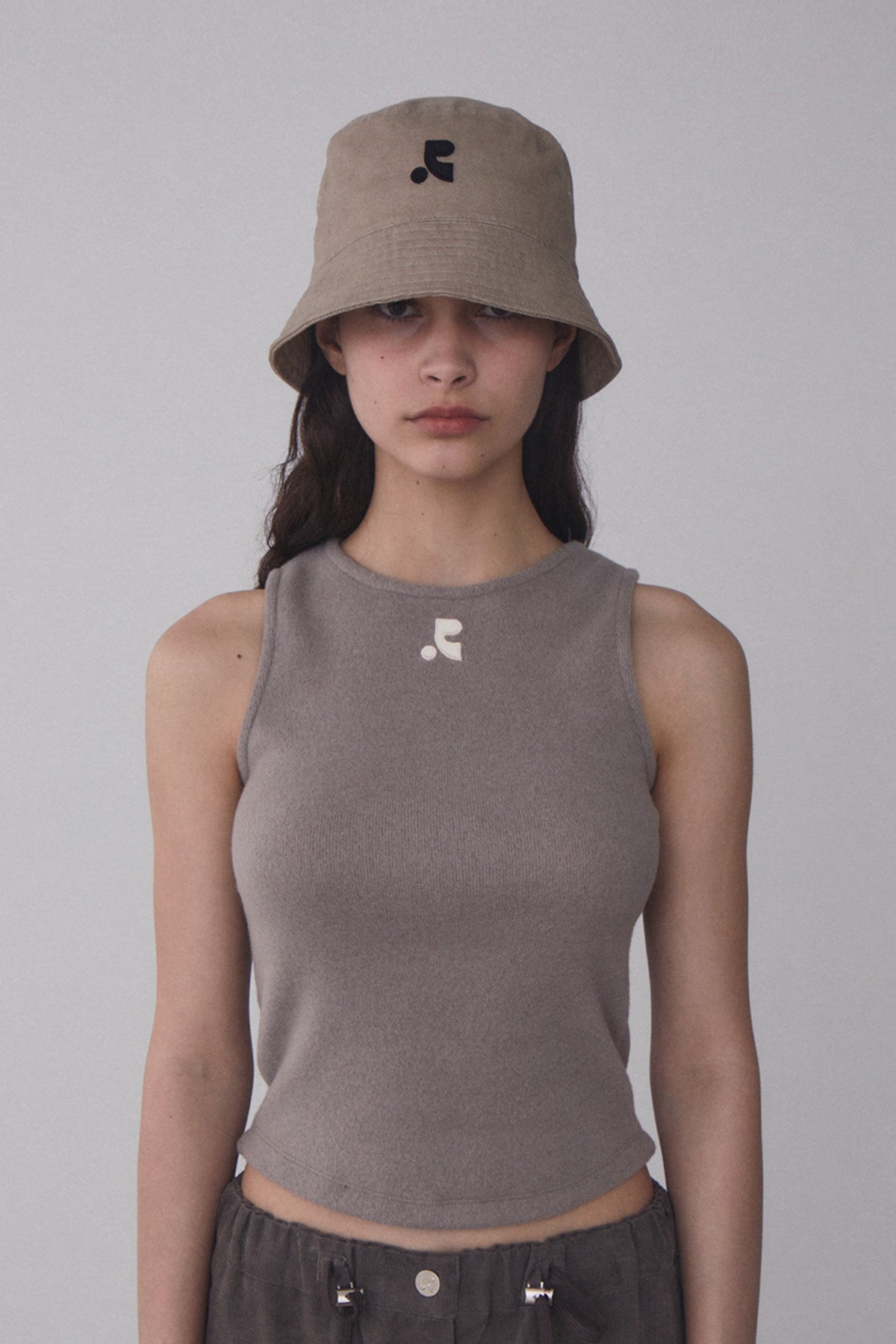 REST & RECREATION -  RR LOGO WASHED BUCKET HAT - BEIGE