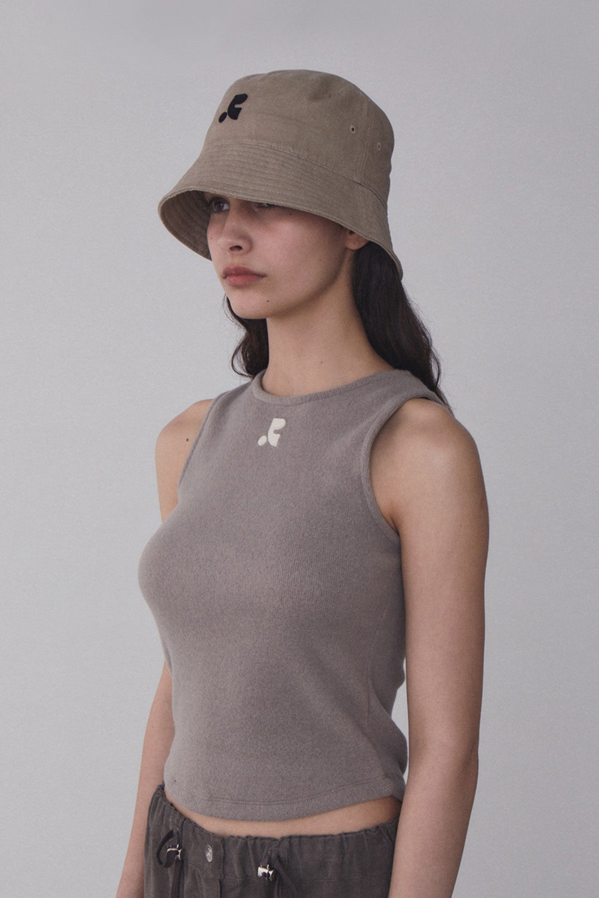 REST & RECREATION -  RR LOGO WASHED BUCKET HAT - BEIGE