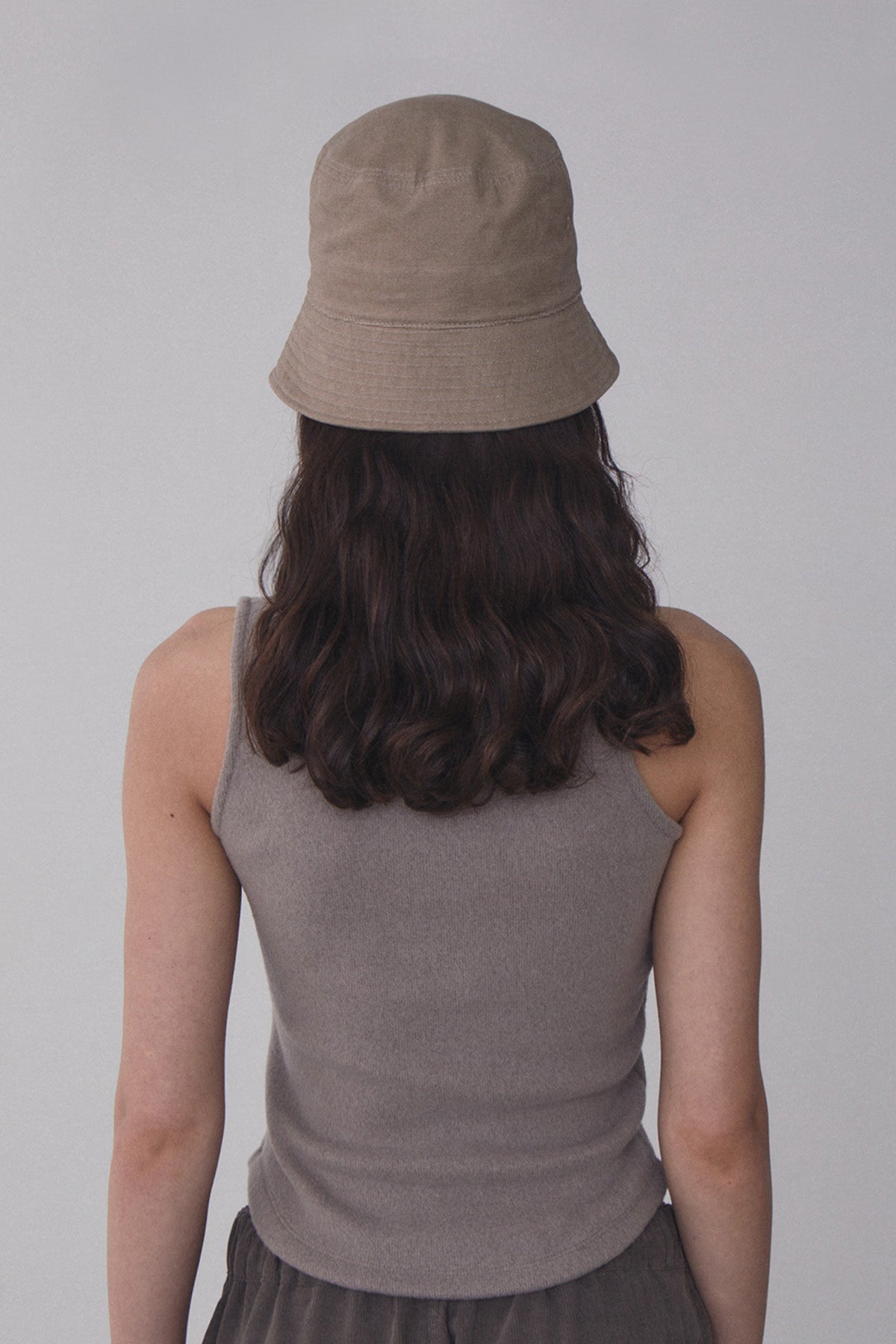 REST & RECREATION -  RR LOGO WASHED BUCKET HAT - BEIGE