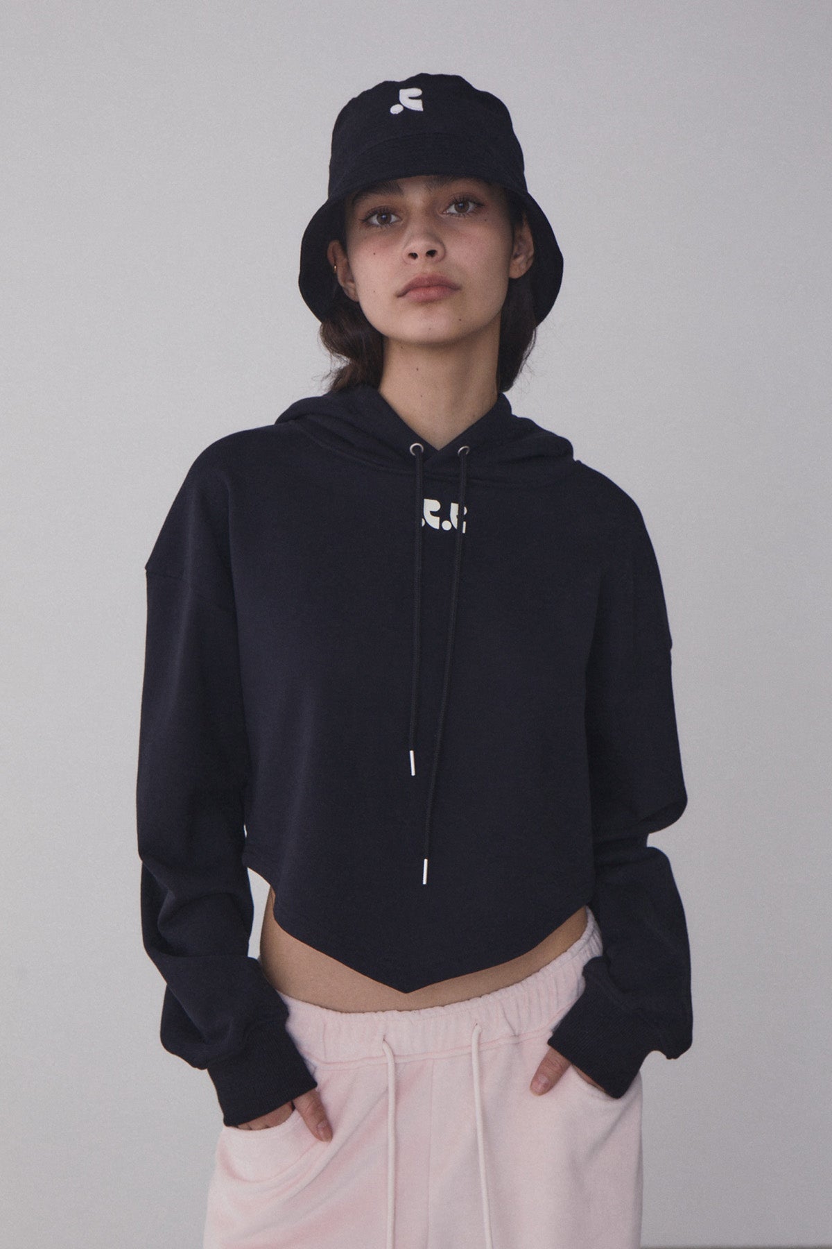 REST & RECREATION -  RR LOGO WASHED BUCKET HAT - BLACK