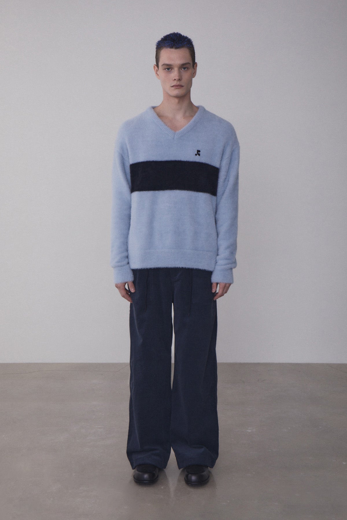 REST & RECREATION -  RR V-NECK HAIRY KNIT TOP - SKYBLUE