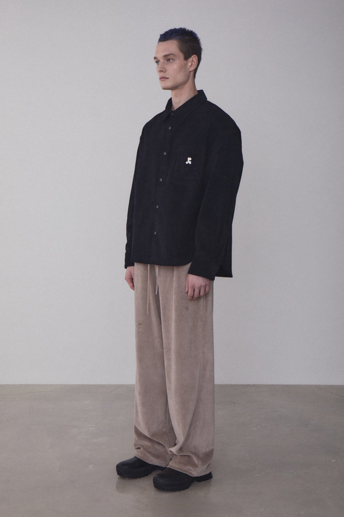 REST & RECREATION -  RR VELVET JOGGER PANTS - BEIGE