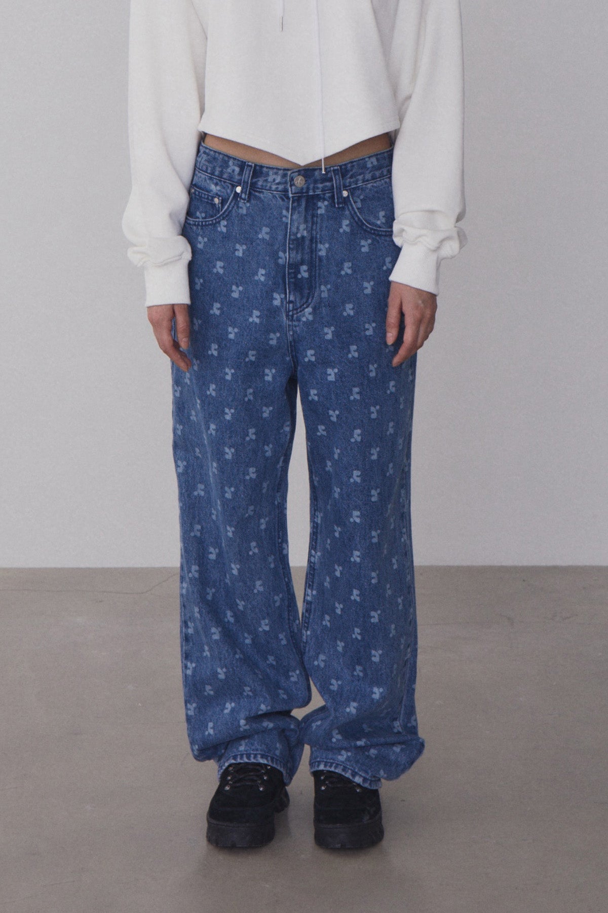 REST & RECREATION -  RR PRINTED DENIM PANTS - BLUE