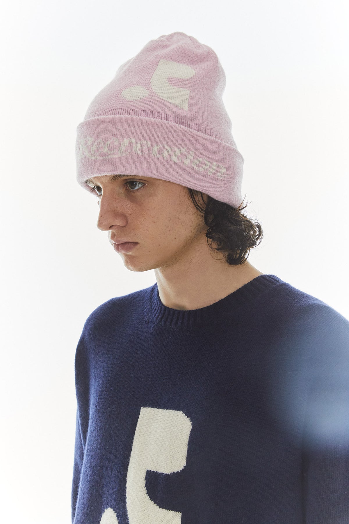 REST & RECREATION -  LOGO FOLDING BEANIE - PINK