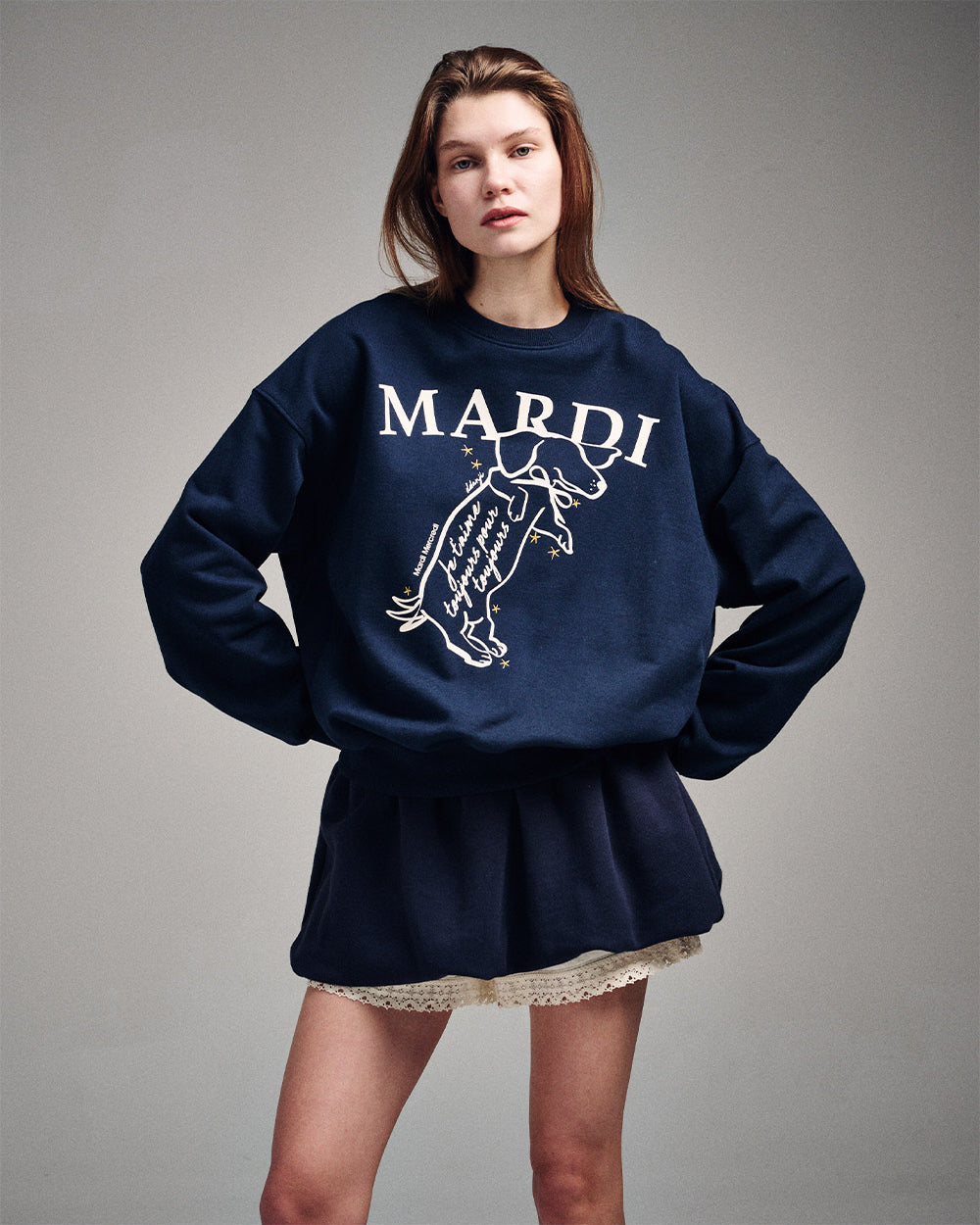 Chic and Playful: Navy and Cream Swing Tail SWEATSHIRT SWING THE TAIL DDANJI  – KORIAH