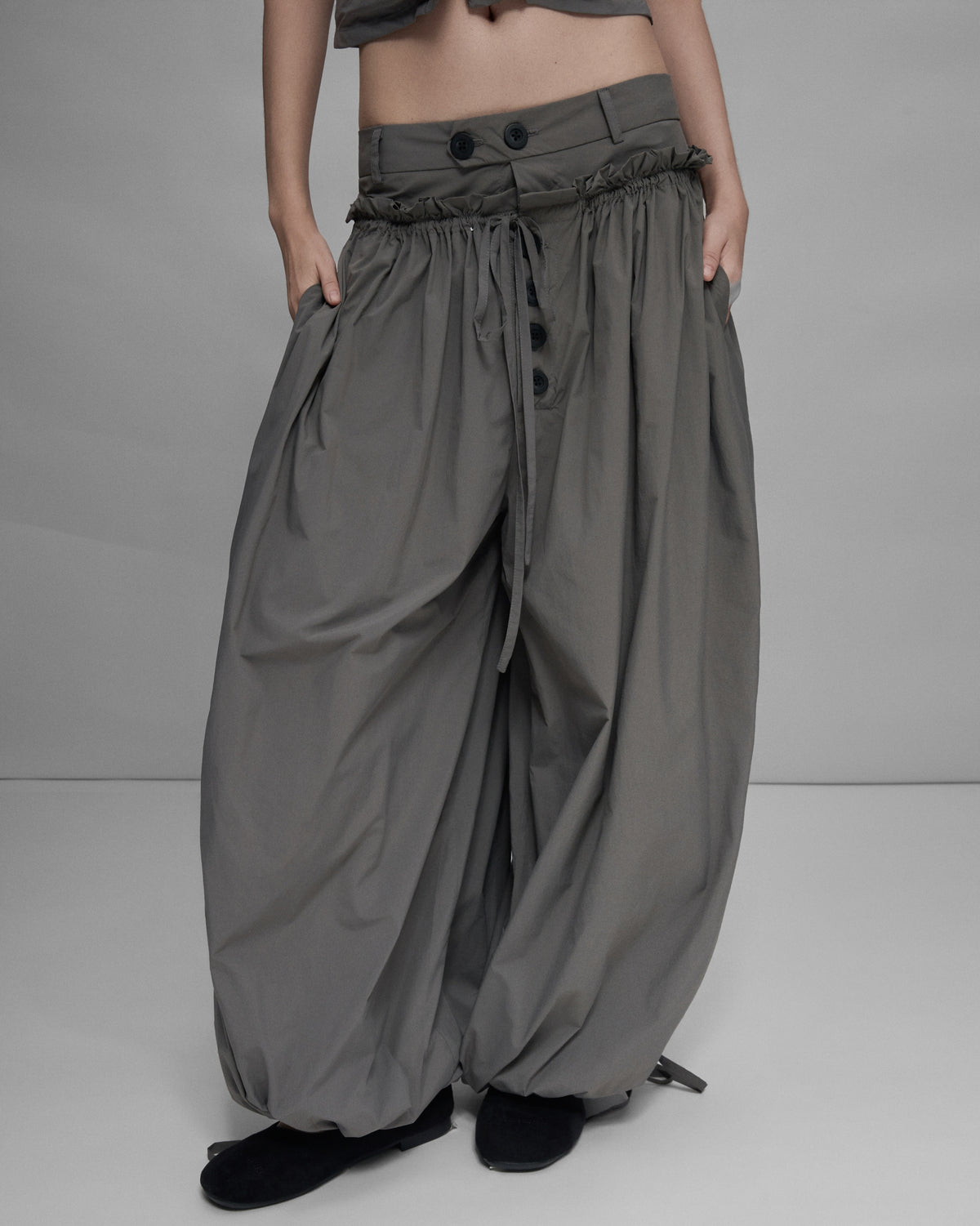 Sagittarius.A+ - Kaelis Ruched Balloon Pants / Grey