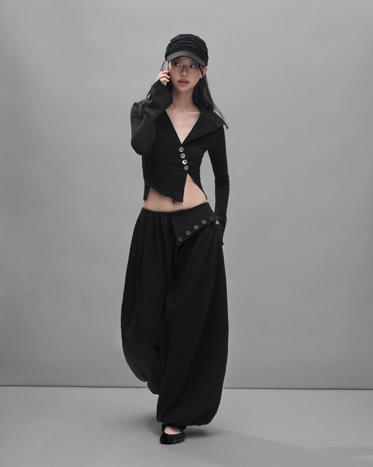 Sagittarius.A+ - Galleria Button Top / Black