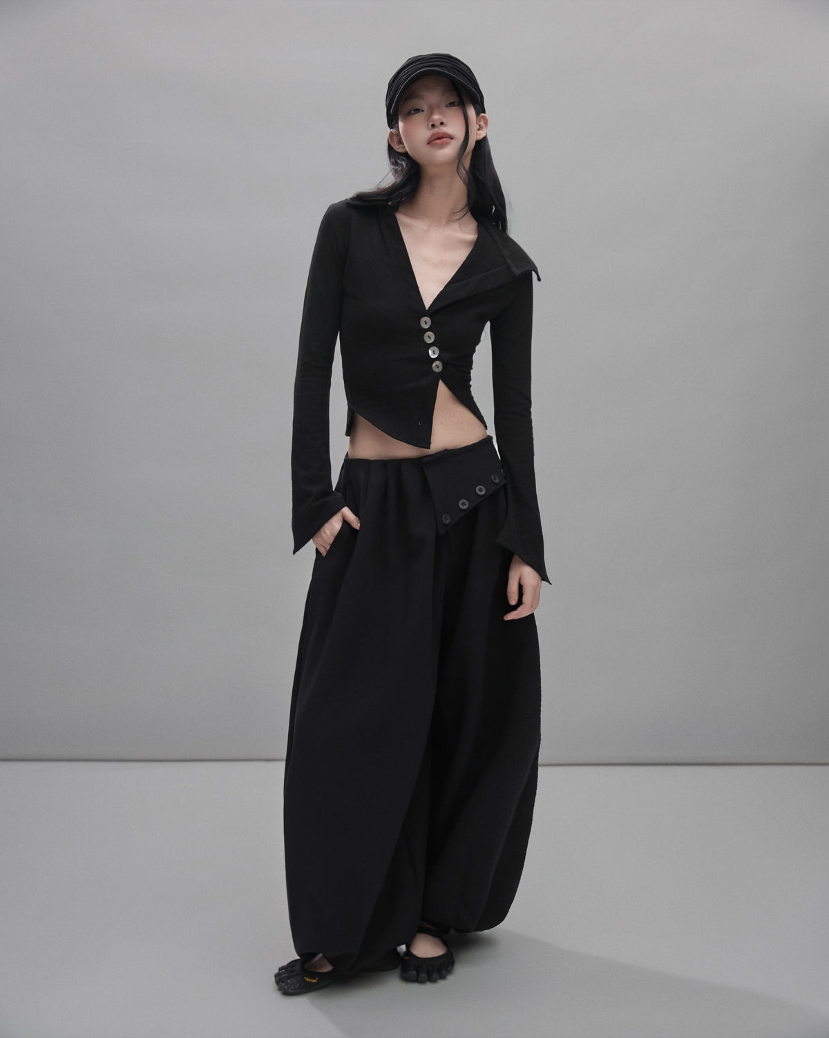 Sagittarius.A+ - Galleria Button Top / Black