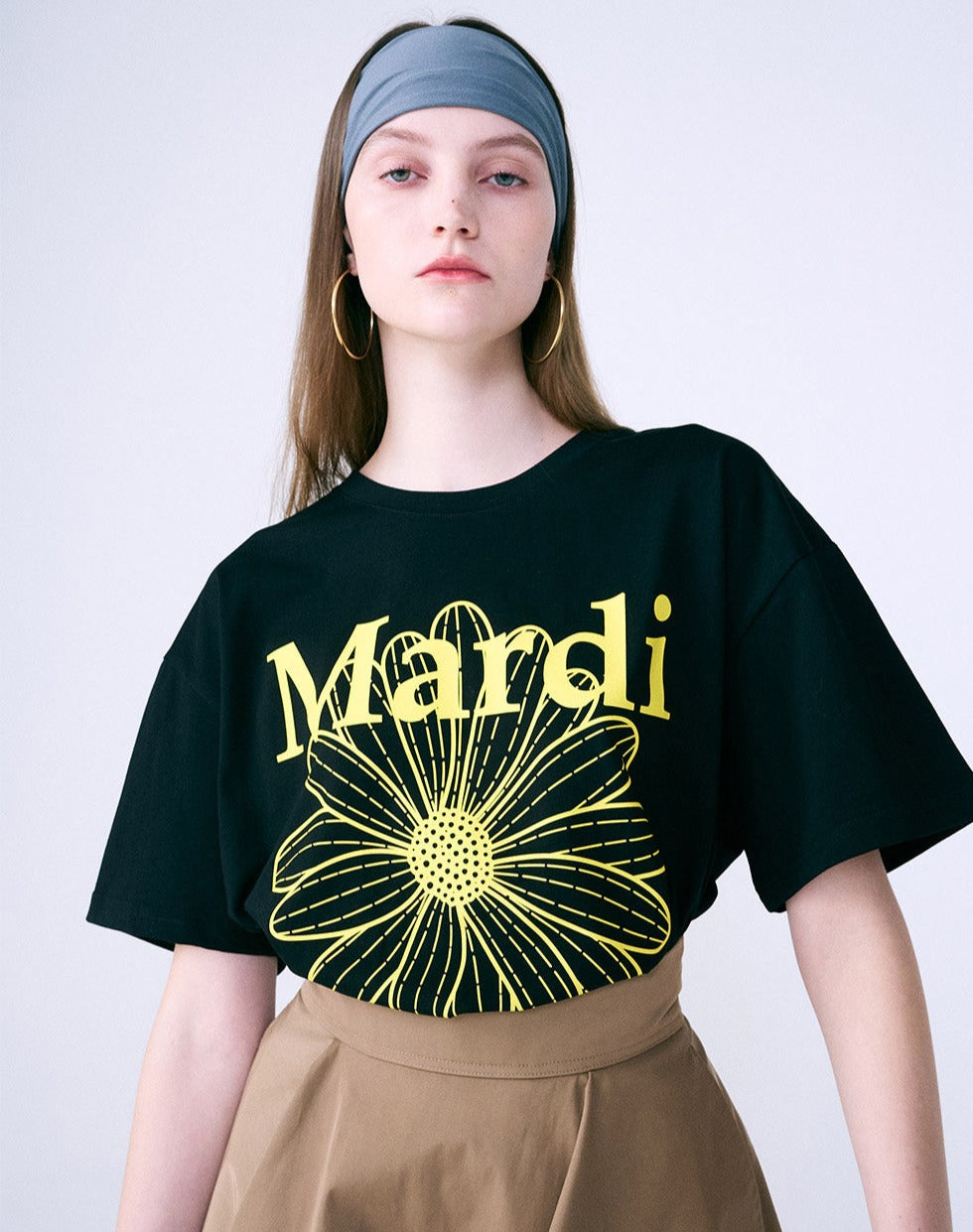 MARDI MERCREDI -  TSHIRT FLOWERMARDI_BLACK YELLOW