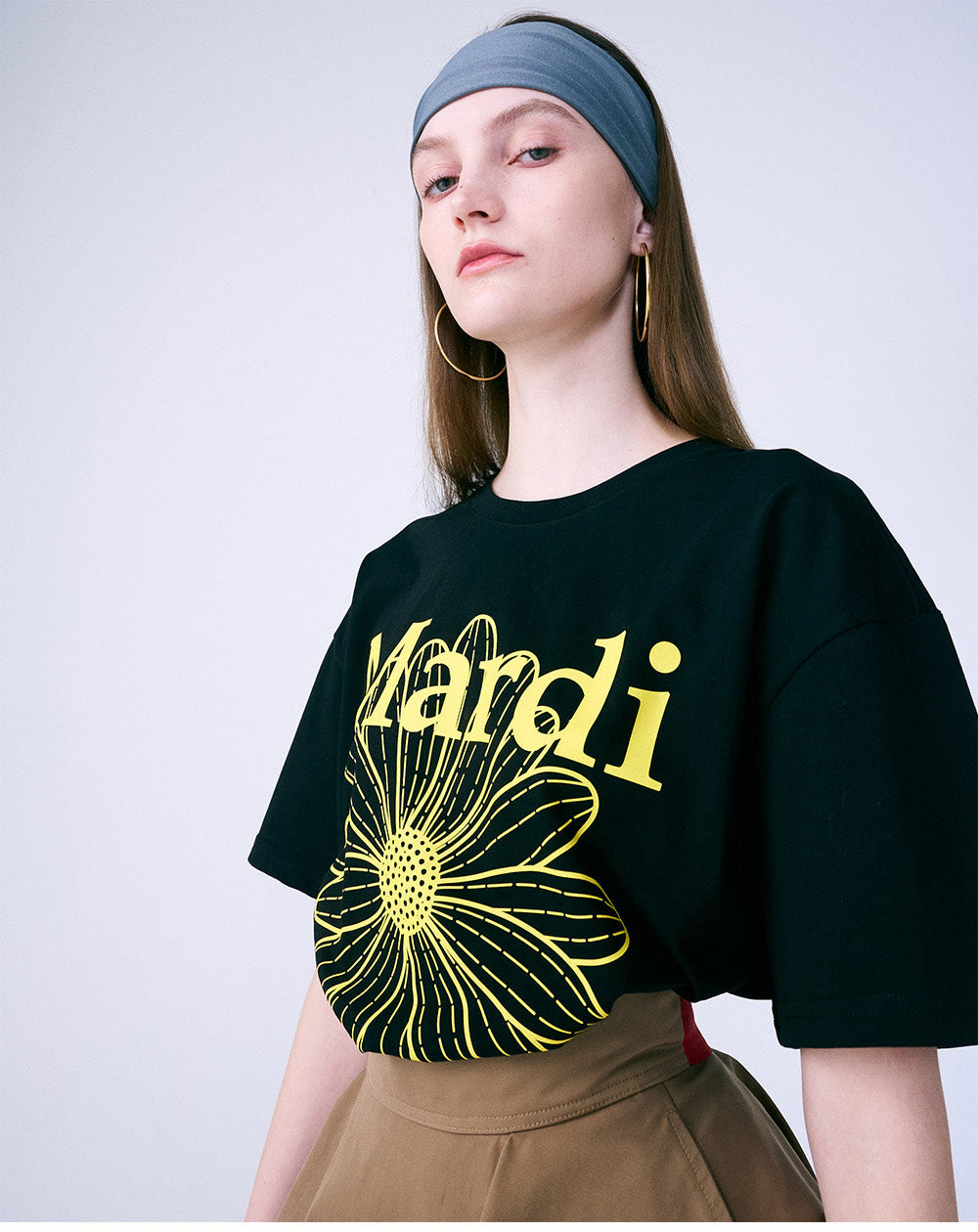 MARDI MERCREDI -  TSHIRT FLOWERMARDI_BLACK YELLOW