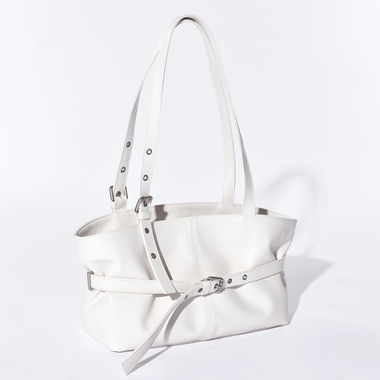 SAMO ONDOH - le belt bag M goat cream