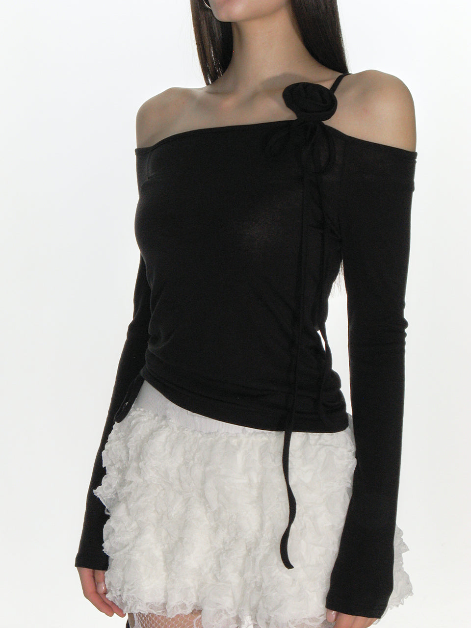 CRANK -  ROSE STRING OFF SHOULDER TOP_BLACK