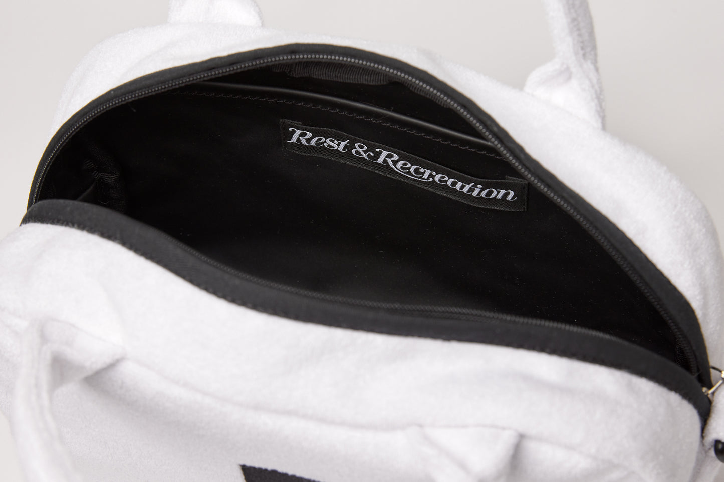 REST & RECREATION -  RR LOGO TERRY TOTE BAG - WHITE