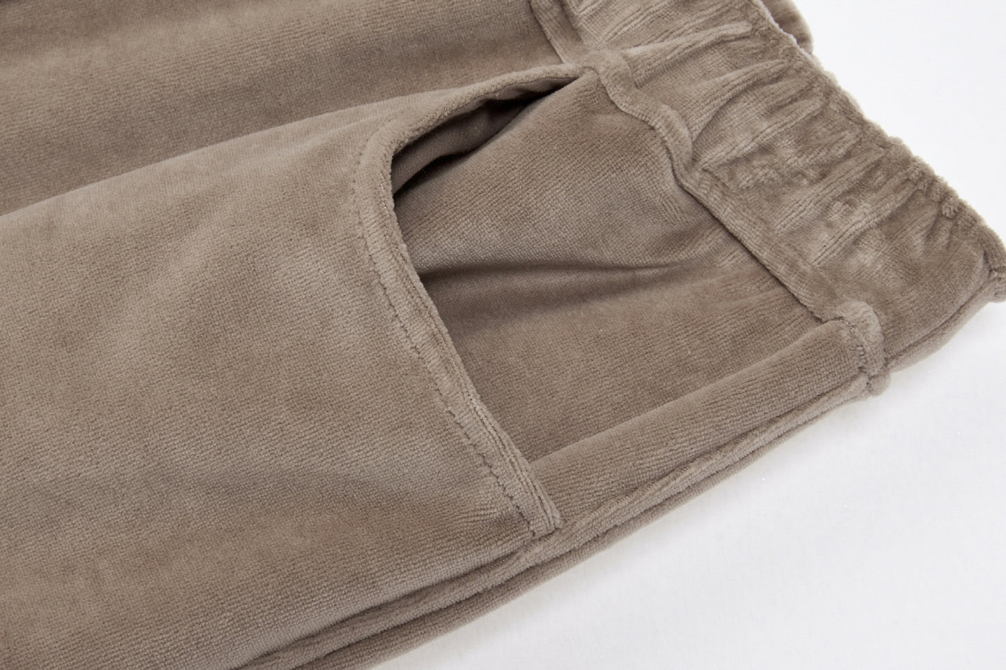 REST & RECREATION -  RR VELVET JOGGER PANTS - BEIGE