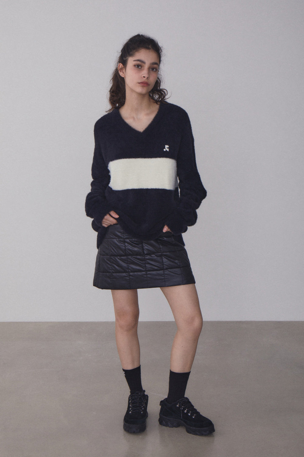 REST & RECREATION -  RR V-NECK HAIRY KNIT TOP - BLACK