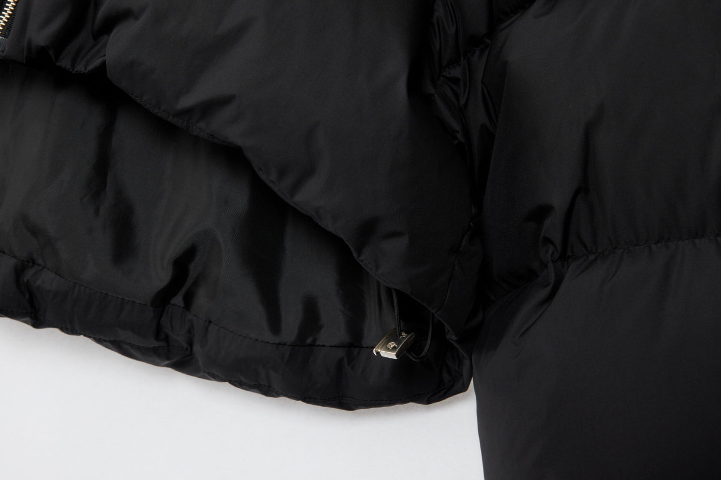 REST & RECREATION -  RR HOOD SHORT DOWN JACKET - BLACK