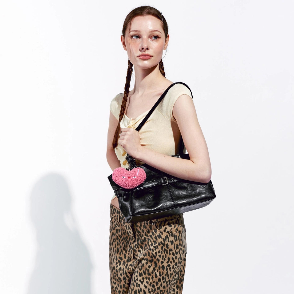 SAMO ONDOH - le belt bag M baked black (DISPATCH IN 48HRS)